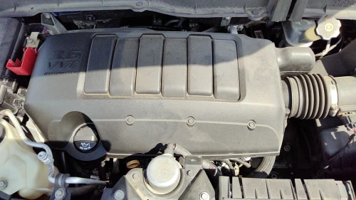 2009-2011 Chevrolet Traverse 3.6L Used OEM Engine Cover 12608392