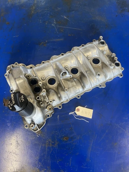 2016-2022 Chevrolet Camaro 3.6L Right Used Valve Cover
