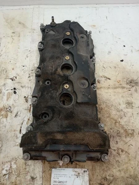 2017 Chevrolet Traverse 3.6L Right Used Valve Cover