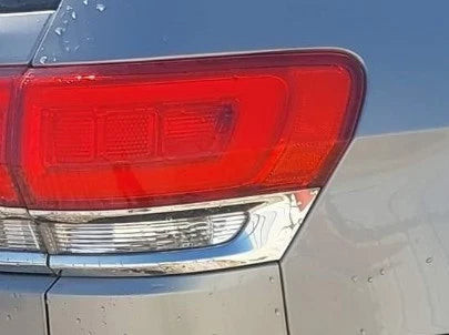 2014-2020 Jeep Grand Cherokee RH Passenger Quarter Panel Mounted Tail Light used OEM tail light assembly