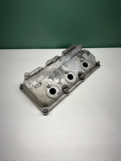 2005 Chrysler 300 Right Used OEM Valve Cover 04792880AC
