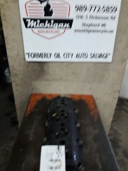 2006 Chrysler 300 Used Valve Cover