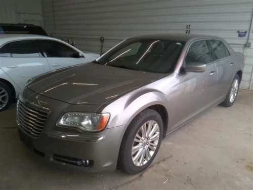 2014 Chrysler 300 3.6L Right Used Valve Cover