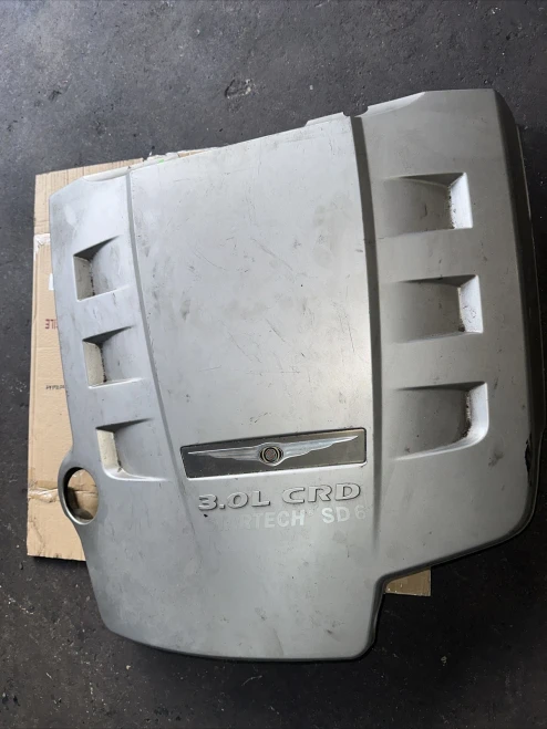 Chrysler 300C 3.0L Diesel V6 Used Engine Cover
