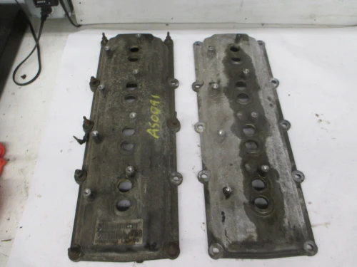 2003 Dodge Ram 2500 5.7L Pair Used OEM Valve Cover