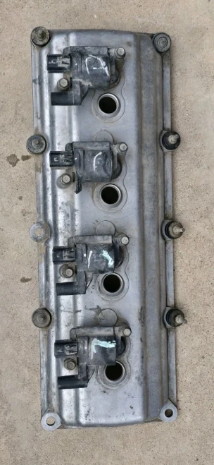 2003-2005 Dodge / Chrysler Ram 1500 / 300 5.7L Used Valve Cover