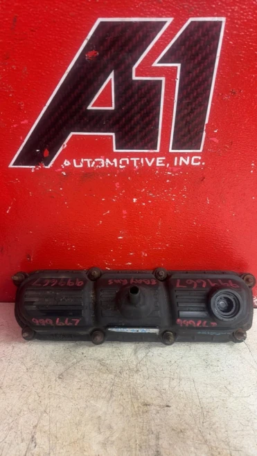 2004-2010 Dodge Caravan 3.3L Right Used Valve Cover