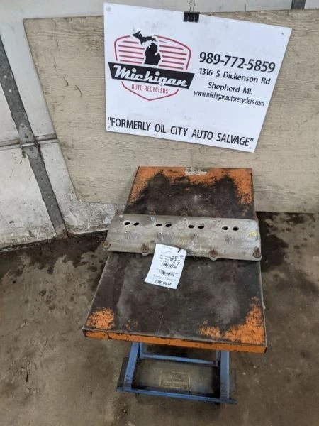 2005 Dodge Ram 1500 5.7L Right Used Valve Cover