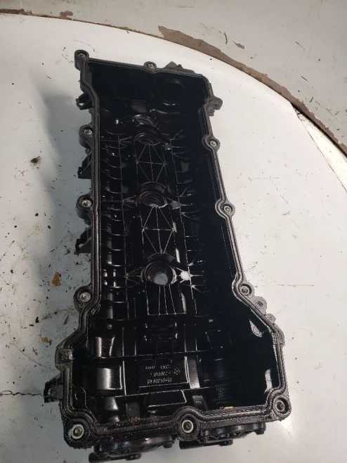 2016 Dodge Caravan Used Valve Cover