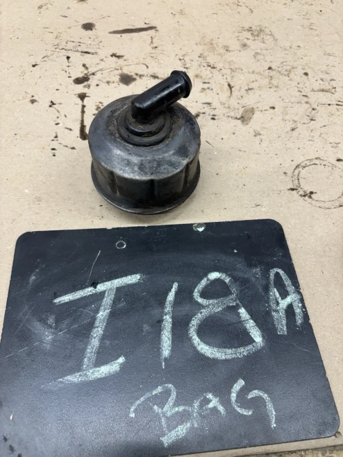 1972, 1979 Ford F-250 / F-350 V8 460 engine 390 engine 360 engine Used Valve Cover