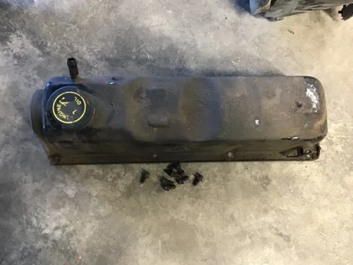 1998-2001 Ford / Mazda Ranger / B2500 / 2 2.5L Used OEM Valve Cover