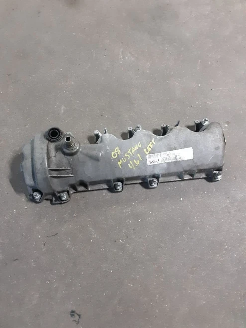 2007 Ford Mustang 4.6L Left Used Valve Cover
