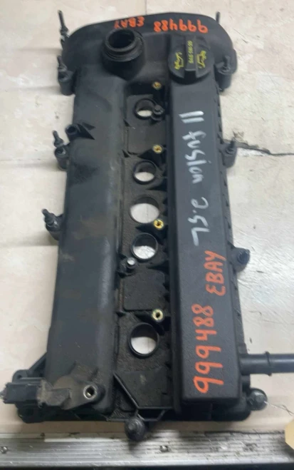 2010-2012 Ford Fusion Used OEM Valve Cover