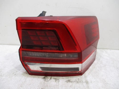 2018 2019 2020 Volkswagen Atlas Passenger RH LED Tail Lamp OEM used OEM tail light assembly