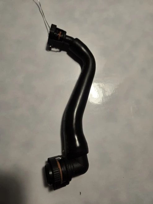 2013-2014 Ford Focus Used OEM Valve Cover