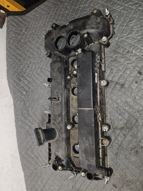 2013-2016 Ford Fusion 2.0L Used OEM Valve Cover CJ5Z6582A