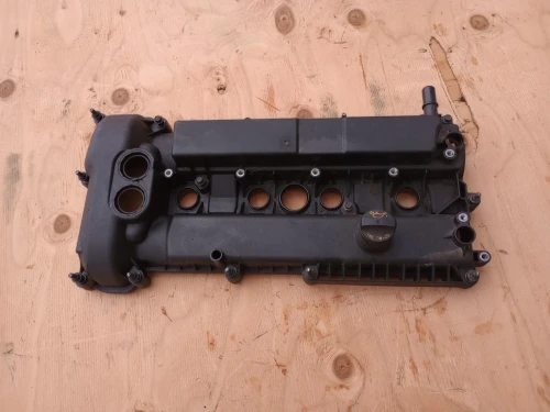 2015 Ford Focus 2.0L Turbo Used Valve Cover FM5E-6K271-AC