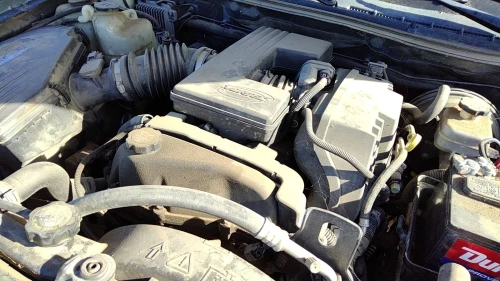 2004-2006 GMC Canyon 3.5L Used OEM Valve Cover