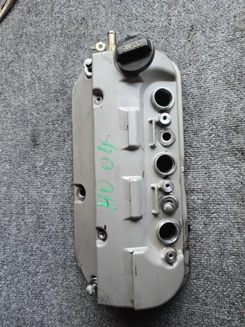 2002-2004 Honda Odyssey Left Front Used Valve Cover