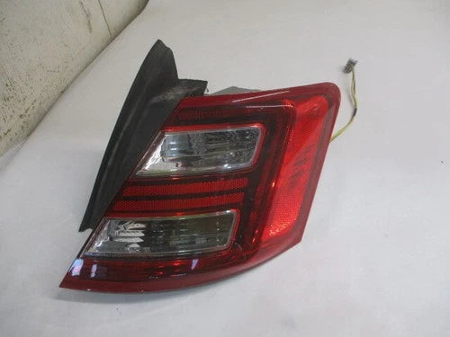 2013-2019 Ford Taurus RH Passenger Outer Tail Brake Light Lamp OEM OEM used OEM tail light assembly