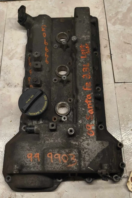 2006-2010 Hyundai Santa Fe / Entourage / Sonata 3.8L Left Used OEM Valve Cover