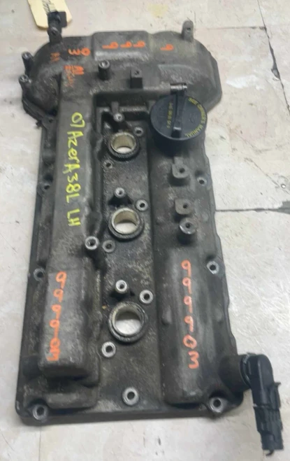 2006-2011 Hyundai Azera / Entourage / Sonata 3.8L Left Used OEM Valve Cover