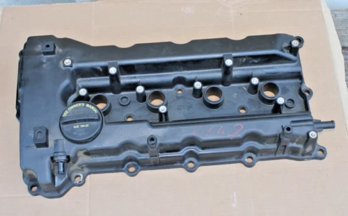 2010-2013 Hyundai Tucson Used OEM Valve Cover 22410-2G100