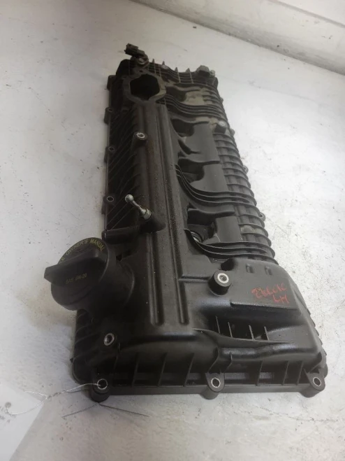 2012-2014 Hyundai Equus Left Used Valve Cover 22410-3F400