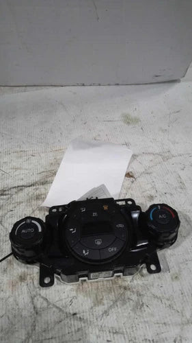 2015 Ford Fiesta W/AC Automatic Temperature Contr Used OEM A/C Climate Control Module