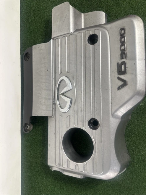 2000-2001 Infiniti I30 Used Engine Cover