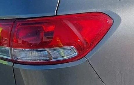 2016-2018 Kia Sorento RH Passenger Quarter Panel Mounted Tail Light Lamp OEM used OEM tail light assembly