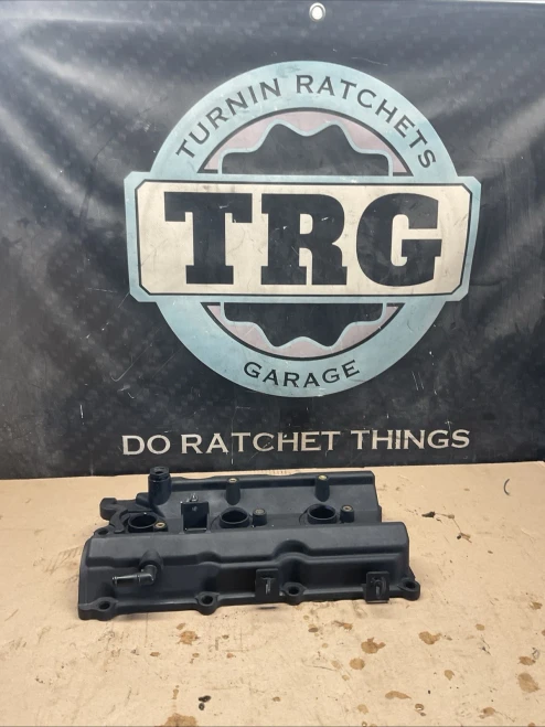 2003-2006 Infiniti / Nissan G35 / 350Z Right VQ35DE Used Valve Cover 13264-AM600
