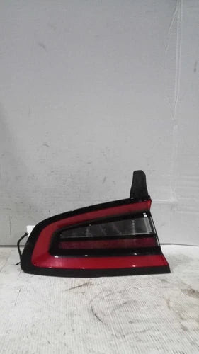 2016 Dodge Charger Quarter Panel Mounted Lef Used OEM Left Tail Light Assembly