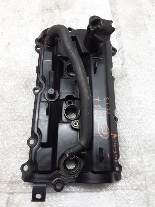 2013 Infiniti G37 Left Used Valve Cover