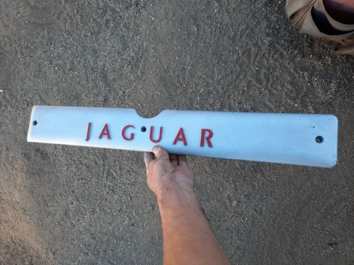 1995-1997 Jaguar XJR 4.0L SUPERCHARGED Used Valve Cover