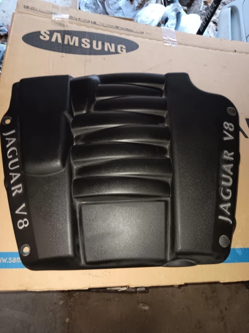 2000-2002 Jaguar S Type 4.0L V8 Used OEM Engine Cover XR83-6A949-AB