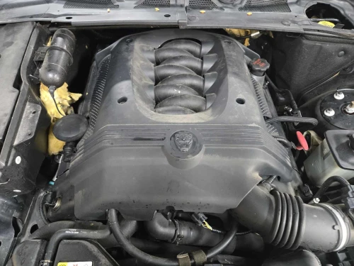 2009-2010 Jaguar XF 4.2L Non-Turbo Used OEM Engine Cover C2C29778