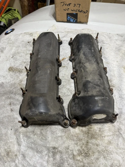 2005-2010 Jeep Grand Cherokee 3.7L Left Right Used OEM Valve Cover