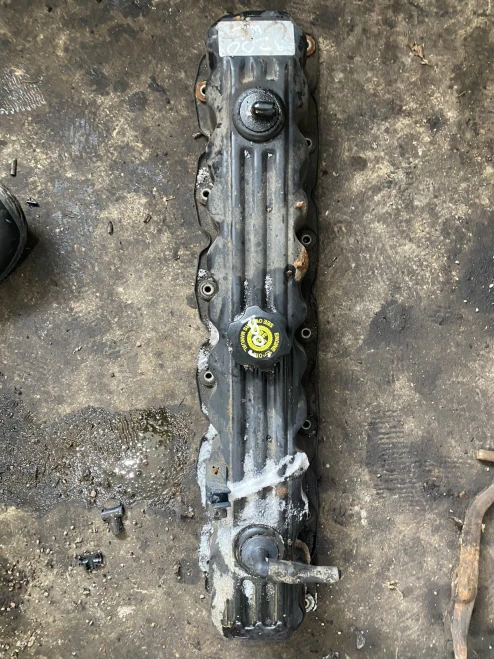 Jeep Cherokee 4.0L Used Valve Cover