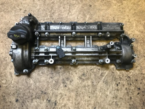 Jeep Grand Cherokee 3.0L Right Used Valve Cover A6420101130