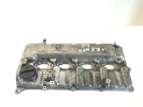 2002-2006 Kia Sorento 2.5L Used OEM Valve Cover