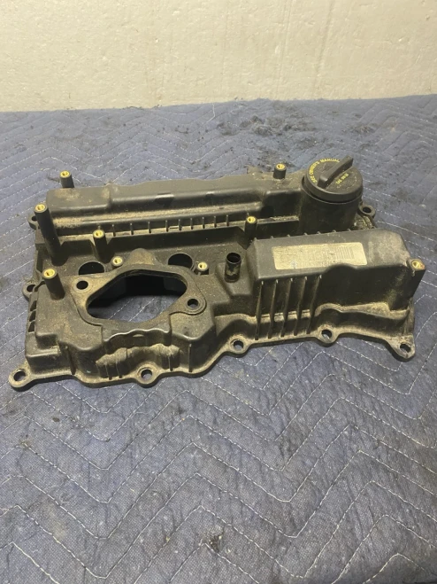 2017 Kia Sorento Used OEM Valve Cover