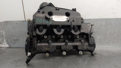 2004 Land Rover Discovery 2.7L 4WD Used Valve Cover 9X2Q9424ED
