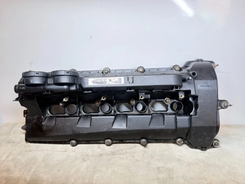 2010-2013 Land Rover Range Rover 5.0L Right Used OEM Valve Cover 8W936P036AF