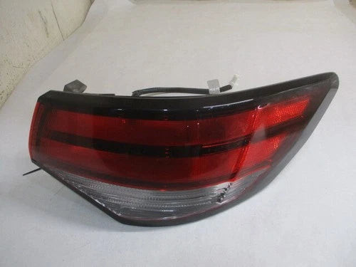 2020-2024 Nissan Sentra RH Passenger Outer Tail Brake Light Lamp OEM OEM used OEM tail light assembly