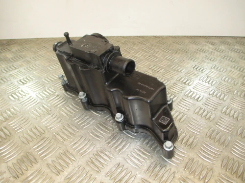 2019 Land Rover Discovery 2.0L Used Valve Cover