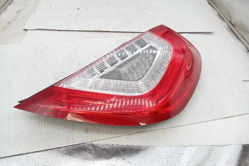 2013 Lincoln MKS Passenger RH Tail Lamp Assembly OEM used OEM tail light assembly