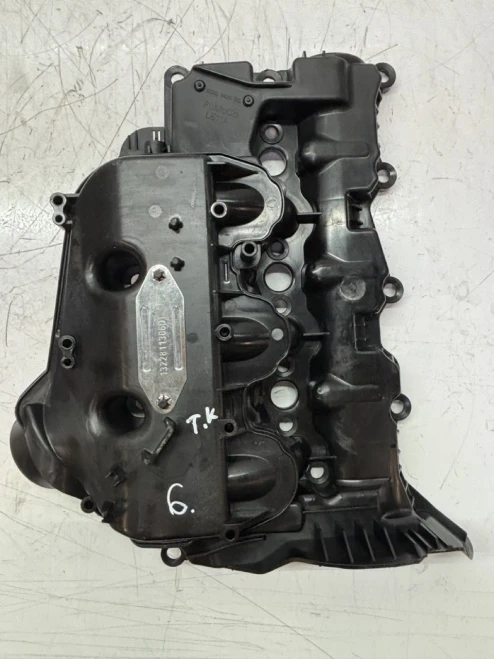 Land Rover Discovery 3.0L Diesel Used Valve Cover 9X2Q-9424-E