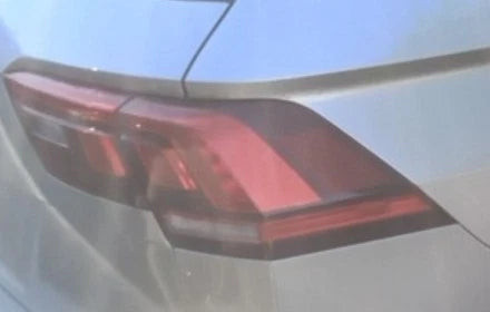 2020 2021 Volkswagen Tiguan Right Passenger Tail Lamp Light Quarter Mount OEM used OEM tail light assembly