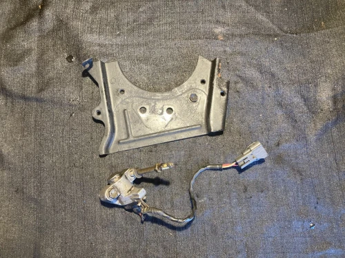 1997-2000 Lexus GS400 / LS400 4.0L Left Rear Used Timing Cover